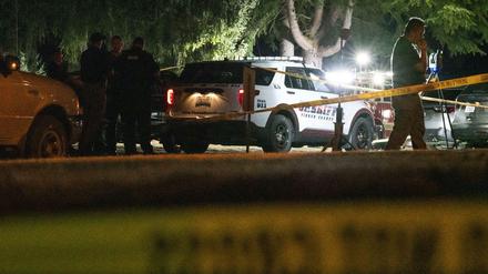 Ermittler am in Lacey, wo Michael R. erschossen wurde.