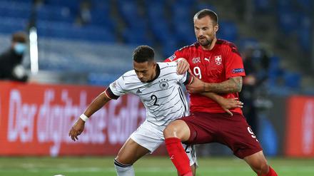Thilo Kehrer (links) in Aktion gegen Haris Seferovic.