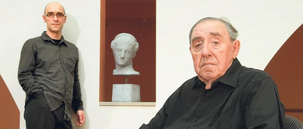 Der 2010 verstorbene Dirigent Otmar Suitner leitete die Staatskapelle von 1964 bis 1990. Sein Sohn Igor Heitzmann hat einen Dokumentarfilm über ihn gedreht.
