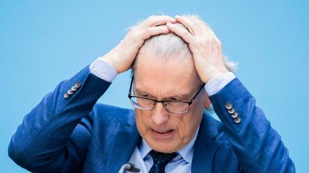 Schlimm! Oder doch nicht so schlimm? Auch Finanzsenator Matthias Kollatz (SPD) wartet auf die neue Steuerschätzung.
