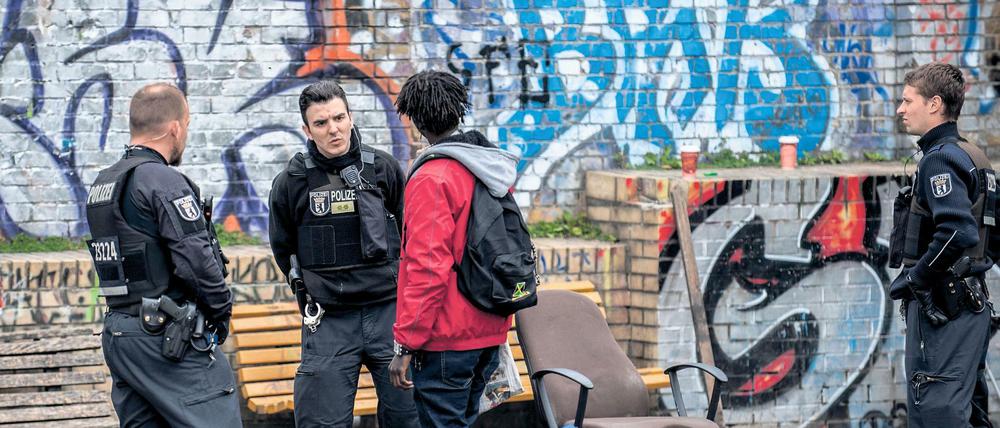 Im Görlitzer Park gibt es immer wieder Beschwerden von Menschen, die sich von der Polizei diskriminiert werden.