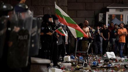 Schwere Zusammenstöße in Bulgarien. 126 Menschen sollen festgenommen worden sein.
