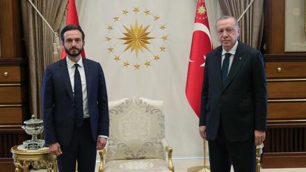 Umstrittener Besuch in der Türkei: Robert Spano bei Recep Tayyip Erdogan 