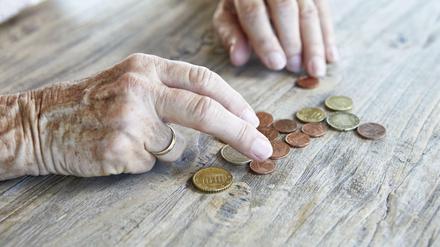 Im Alter wird schon jetzt bei vielen das Geld knapp. 