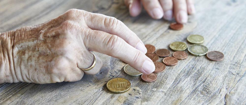 Im Alter wird schon jetzt bei vielen das Geld knapp. 