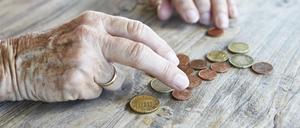 Im Alter wird schon jetzt bei vielen das Geld knapp. 