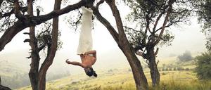 Die Performances von Antonio Paucar sind unvergesslich. Der in Berlin lebende Peruaner ist auf er Art Week zu sehen.