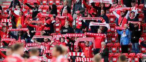 Mut zur Lücke. Denn auch 4500 Fans können Lärm machen.