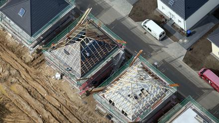 Wohnungsmieten im Berliner "Speckgürtel" steigen, obwohl kräftig gebaut wird. 