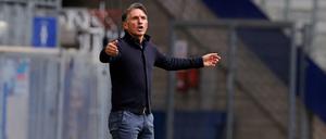 Ein Trainer, viele Probleme. Das Testspiel in Hamburg hat Bruno Labbadia gezeigt, dass er noch viel Arbeit hat.