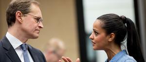 Berlins Regierender Bürgermeister Michael Müller (SPD) und Staatssekretärin Sawsan Chebli im Bundesrat (Archivbild).