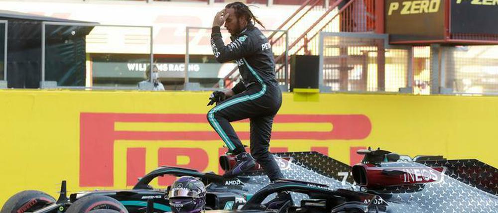 Lewis Hamilton war nach einem Rennen mit Überlänge erschöpft.