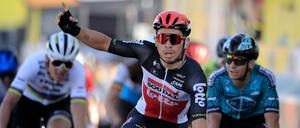 Caleb Ewan hat die elfte Etappe der Tour de France gewonnen.