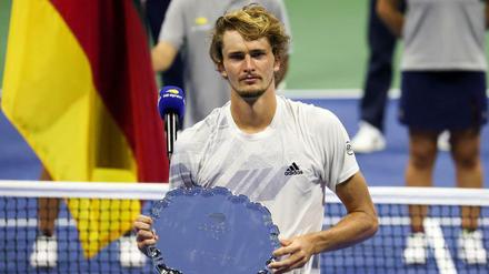 Kleiner Teller, statt großer Pokal. Für Alexander Zverev endeten die US Open dramatisch.
