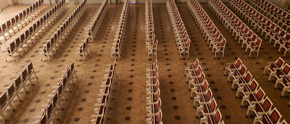 Ausgebaut. Im Konzerthaus fehlt jede zweite Stuhlreihe.