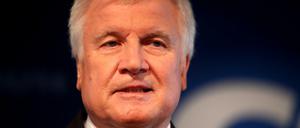 Von Linksextremisten bedroht. Bundesinnenminister Horst Seehofer (CSU) bekam von einer mutmaßlichen Terrorgruppe eine Patrone geschickt