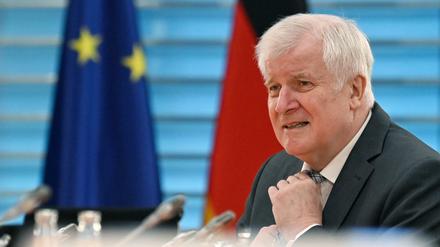 Die Flüchtlinge aus Moria aufnehmen oder nicht aufnehmen - Bundesinnenminister Horst Seehofer (CSU) pocht auf eine europäische Lösung. 