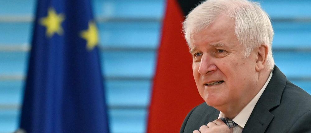 Die Flüchtlinge aus Moria aufnehmen oder nicht aufnehmen - Bundesinnenminister Horst Seehofer (CSU) pocht auf eine europäische Lösung.