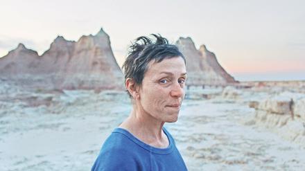 Frances McDormand spielt im Löwen-Gewinner „Nomadland“ eine Amerikanerin, die in der Rezession alles verliert.
