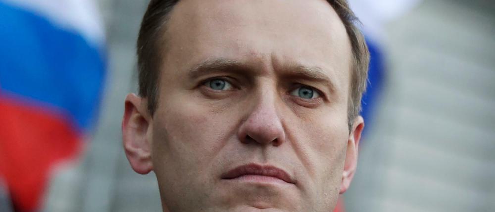 Wie glaubwürdig ist es noch, dass die Ärzte im Krankenhaus Omsk, trotz aller Bemühungen kein Anzeichen für eine Vergiftung finden konnten?