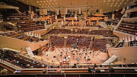 Klassik in Corona-Zeiten. Mit 636 Gästen ist der Philharmonie derzeit "ausverkauft".