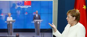 Gipfel im Kleinformat. Kanzlerin Angela Merkel (rechts) bei der Pressekonferenz nach dem virtuellen EU-China-Treffen.