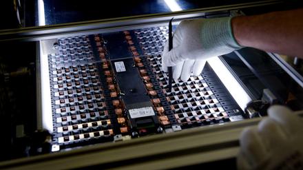 Batteriezellen sind das Herzstück der Elektromobilität. Forschung kann sie leistungsfähiger und dauerhafter machen.