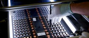 Batteriezellen sind das Herzstück der Elektromobilität. Forschung kann sie leistungsfähiger und dauerhafter machen.
