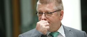 Hatte er einen mutmaßlich rechtsextremen Personenschützer? Verfassungsschutz-Chef Thomas Haldenwang.