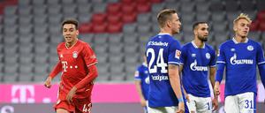 Einer jubelt, die anderen glotzen. Bayerns Jamal Musiala (l) freut sich über sein Tor zum 8:0.