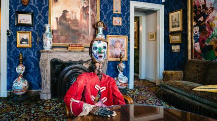 Masken hat James Ensors Mutter in ihrem Souvenirladen im Erdgeschoss verkauft, sie haben James stark inspiriert. Blick in das Ensor-Haus in Ostende, das um ein besucherzentrum erweitert wurde.