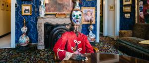 Masken hat James Ensors Mutter in ihrem Souvenirladen im Erdgeschoss verkauft, sie haben James stark inspiriert. Blick in das Ensor-Haus in Ostende, das um ein besucherzentrum erweitert wurde.