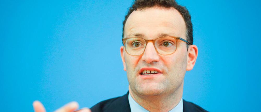 Bundesgesundheitsminister Jens Spahn: Beitragszahler und Krankenkasse müssen großen Teil der Corona-Kosten tragen.