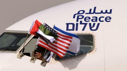 Richtung Frieden. Eine Maschine der israelischen Fluglinie El Al landete Ende August auf dem Flughafen von Abu Dhabi.