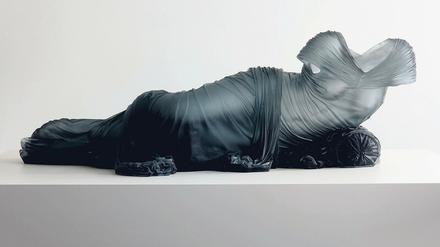 Geist und Hülle. Karen LaMontes „Reclining Nocturne“ ist aus Murano zu bewundern.