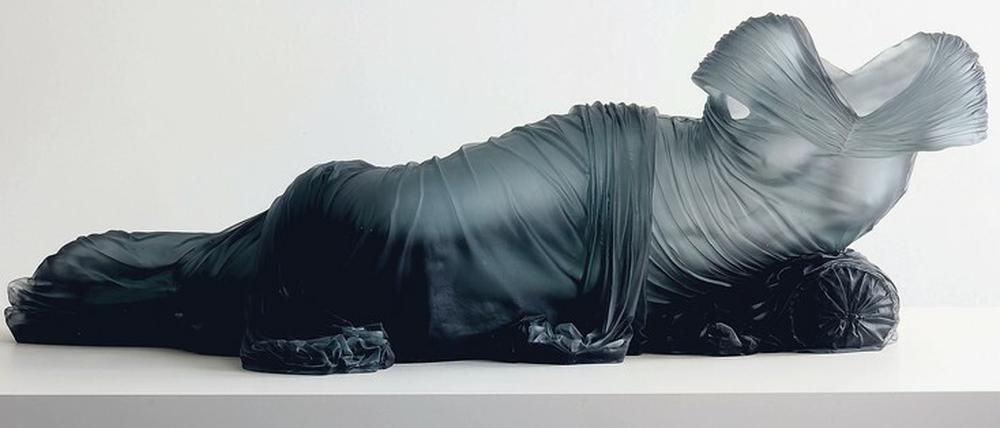 Geist und Hülle. Karen LaMontes „Reclining Nocturne“ ist aus Murano zu bewundern.