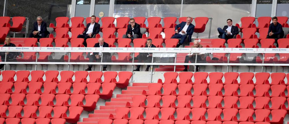 Ohne Fans zum Auftakt. Bayern empfängt am Freitag Schalke vor leeren Rängen - die Infektionszahlen in München sind zu hoch.