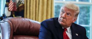 US-Präsident Donald Trump an seinem Schreibtisch