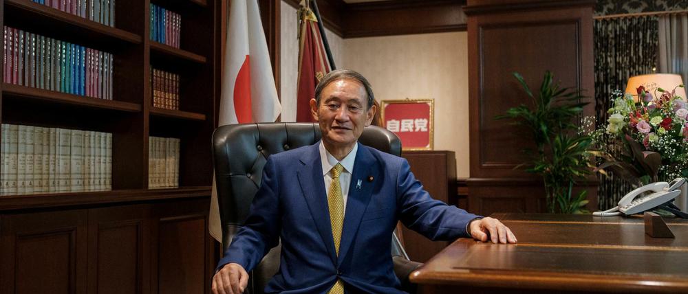 Japans neuer Premier Suga muss die Beziehungen zu China und den USA pflegen, ohne sich in deren Streit reinziehen zu lassen.