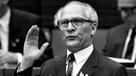 Tagesspiegel-Leser Erich Honecker im Jahr 1986 in der Volkskammer in Ost-Berlin.