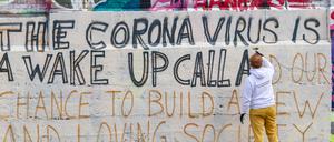Corona als Chance - Graffito in München.