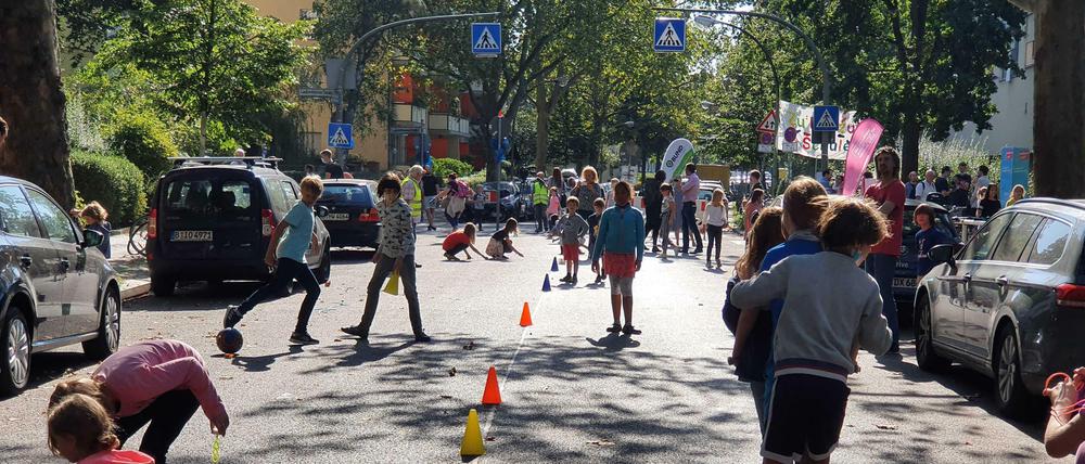 Der Asphalt gehörte am Dienstag den Kindern. 