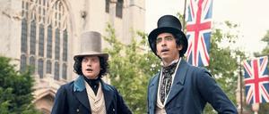 Der gutmütige David Copperfield (Dev Patel, re.) wird von seinem besten Freund Steerforth (Aneurin Barnard) hintergangen.