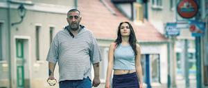 Nabil (Kida Khodr Ramadan) und Tochter Juju (Emma Drogunova) machen die Brandenburger Provinz unsicher.