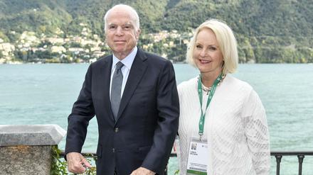 Cindy McCain ist die Witwe vom früheren Senator John McCain.