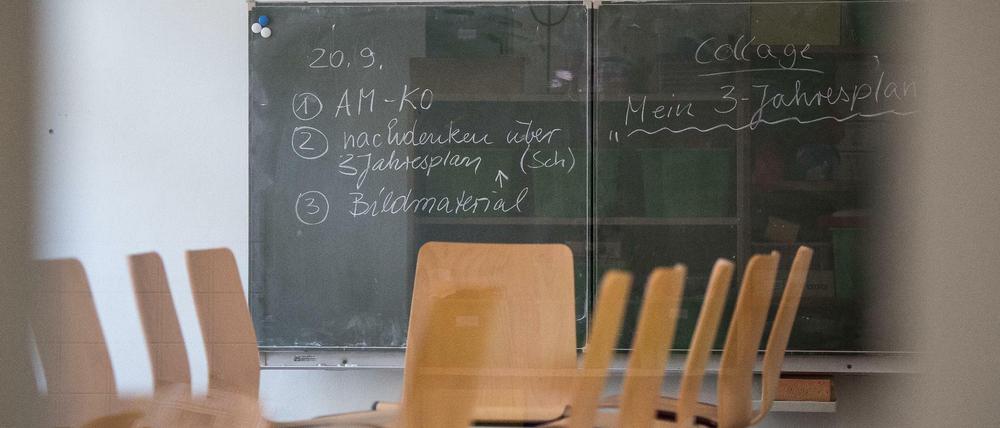 Während zunächst von 90 offenen Lehrerstellen ausgegangen worden war, sind es inzwischen 360.