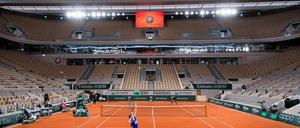 Endlich wetterfest. Auch Roland Garros hat jetzt ein Dach. Es könnte in den nächsten Tagen häufiger gebraucht werden.