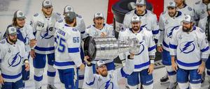 Victor Hedman mit dem Pokal. Der Schwede war der beste Spieler der Play-offs.