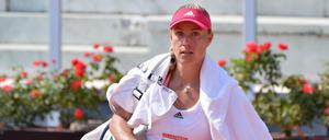 Nach Kerber nix. Die beste deutsche Tennisspielerin verlässt enttäuscht den Platz.