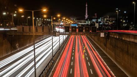 Zwischen dem Autobahndreieck Funkturm und dem Spandauer Damm soll die A100 gesperrt werden.